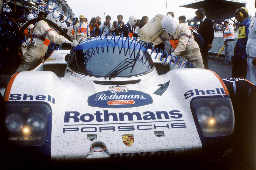 Pitstop for the winning 962