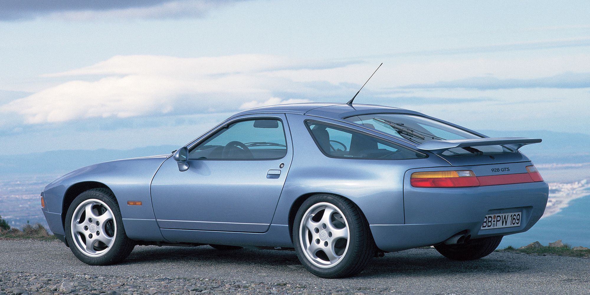 Porsche 928 GTS Guide