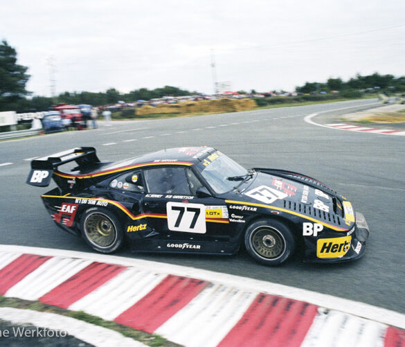 Porsche 935 at Mulsanne corner at Le Mans