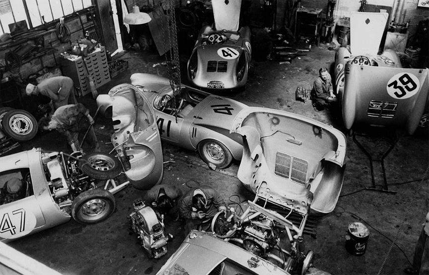 1954: Porsche's workshop in Teloche, just 6 km from the racetrack's southern end. As can be seen, the #41 car in the back with white circle under its number has got a replacement car (the other #41 without the white circle).