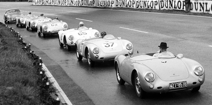1955: photoshooting before the race - six 550s are followed by a 356 Speedster (which didn't race)