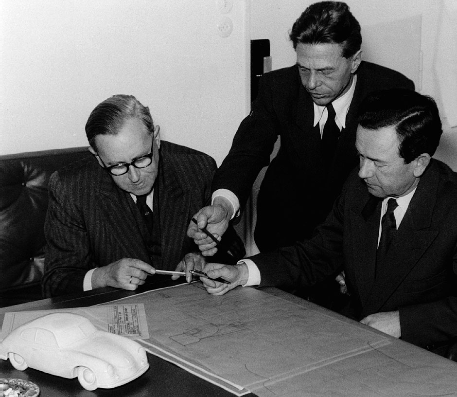 1956. Ferry with his colleagues Karl Rabe and Erwin Komenda.