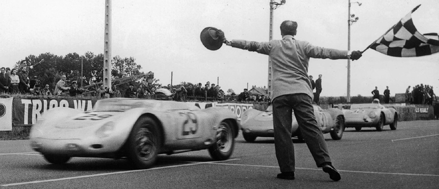 1958 Porsche 3-4-5 publicity photo: 718 RSK 1.6 (718-005) #29 Jean Behra/Hans Herrmann 3rd overall (14 laps behind winner, 1st in 2-litre class), 718 RSK 1.5 #31 Edgar Barth/Paul Frère 4th overall (15 laps behind, 1st in 1.5-litre class), 550A RS Spyder 1.5 #32 Carel Godin de Beaufort/Herbert Linge 5th overall (17 laps behind)