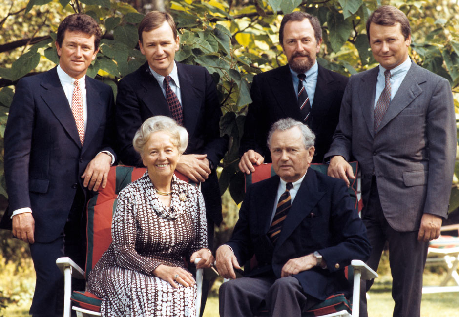 1979 September 19. Ferry Porsche with his wife Dorothea and their sons Gerhard, Hans-Peter, Ferdinand Alexander and Wolfgang on Ferry's 70th birthday in the garden of the Porsche family villa at Feuerbacher Weg 48, Stuttgart.