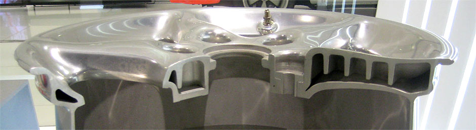 Hollow-spoke wheel prototype. Hollow-spoke wheels were used in 993 Turbo and 996 Turbo