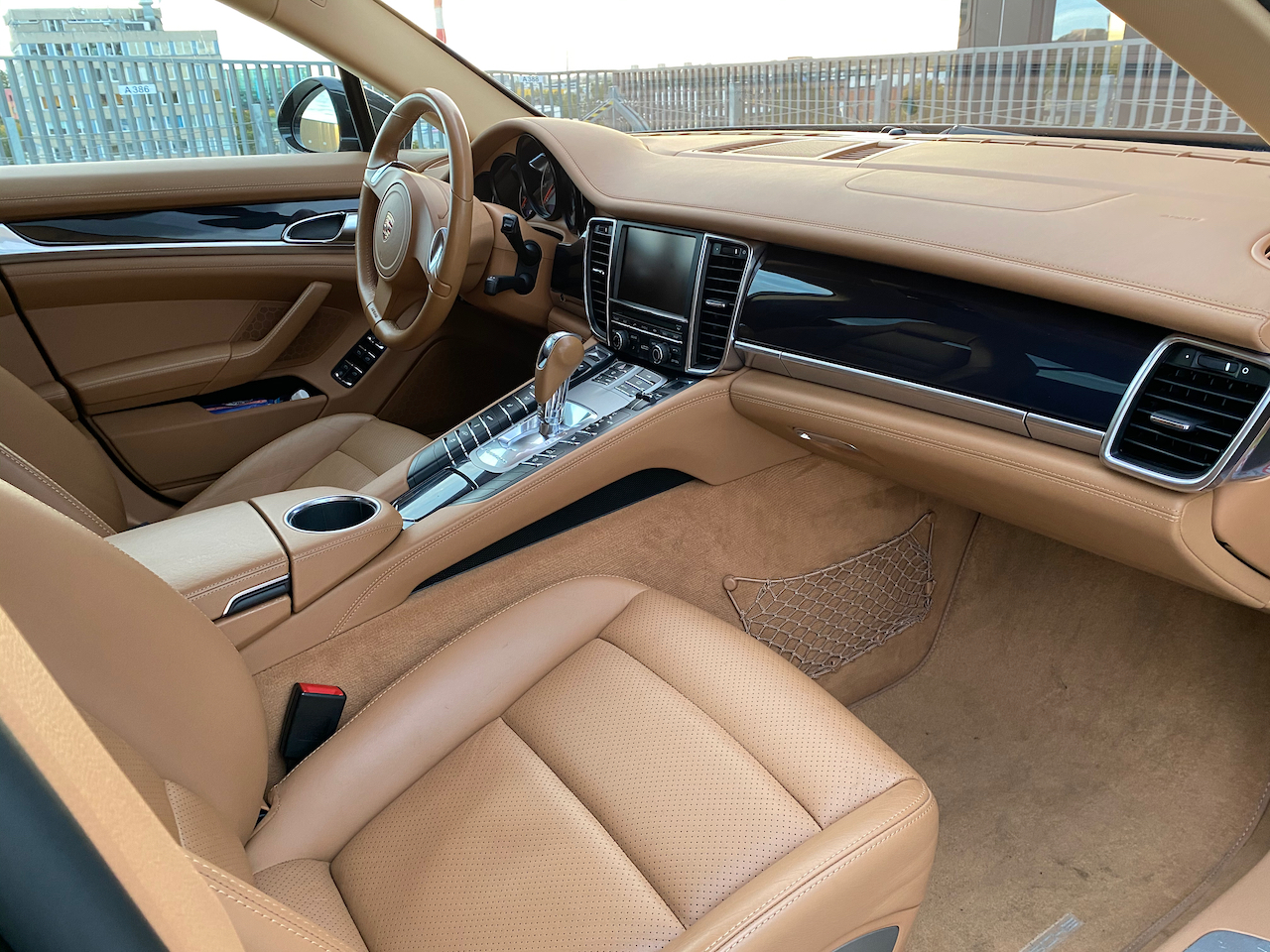 Beige interior panamera