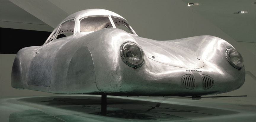 The recreation of the body of the 1939 KdF Berlin-Rome race car (Porsche type 60 K10)