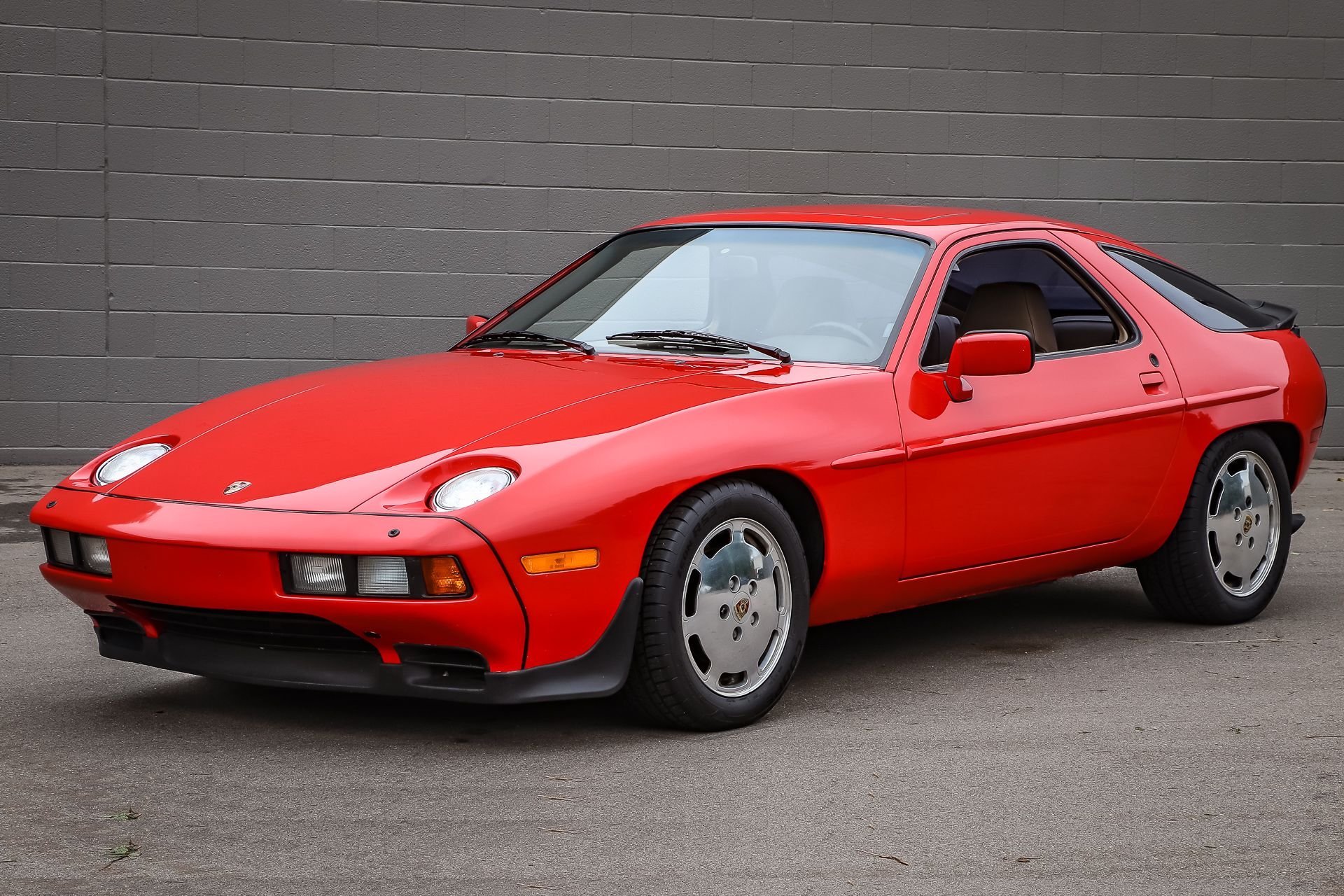 1984 Porsche 928 S Technical Specifications