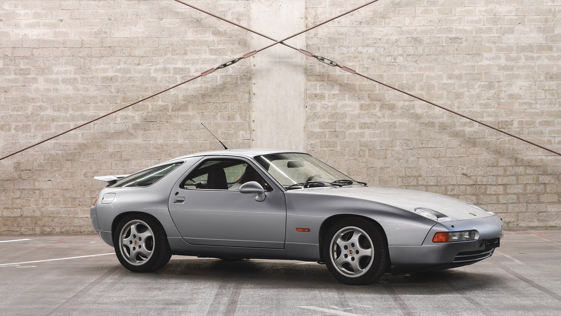 1992 Porsche 928 GTS Technical Specifications