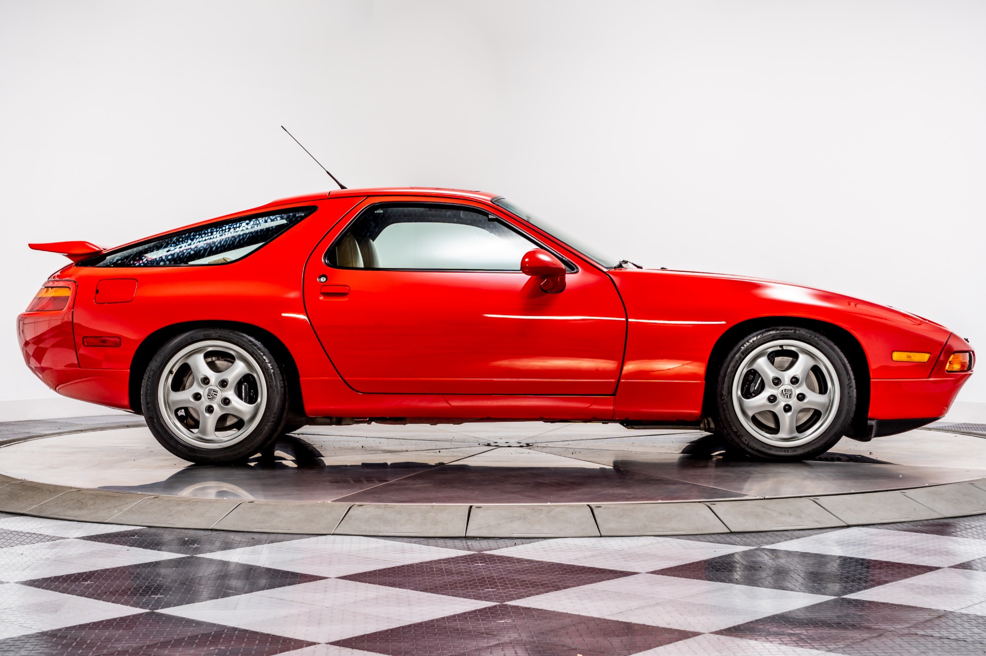 1995 Porsche 928 GTS Technical Specifications