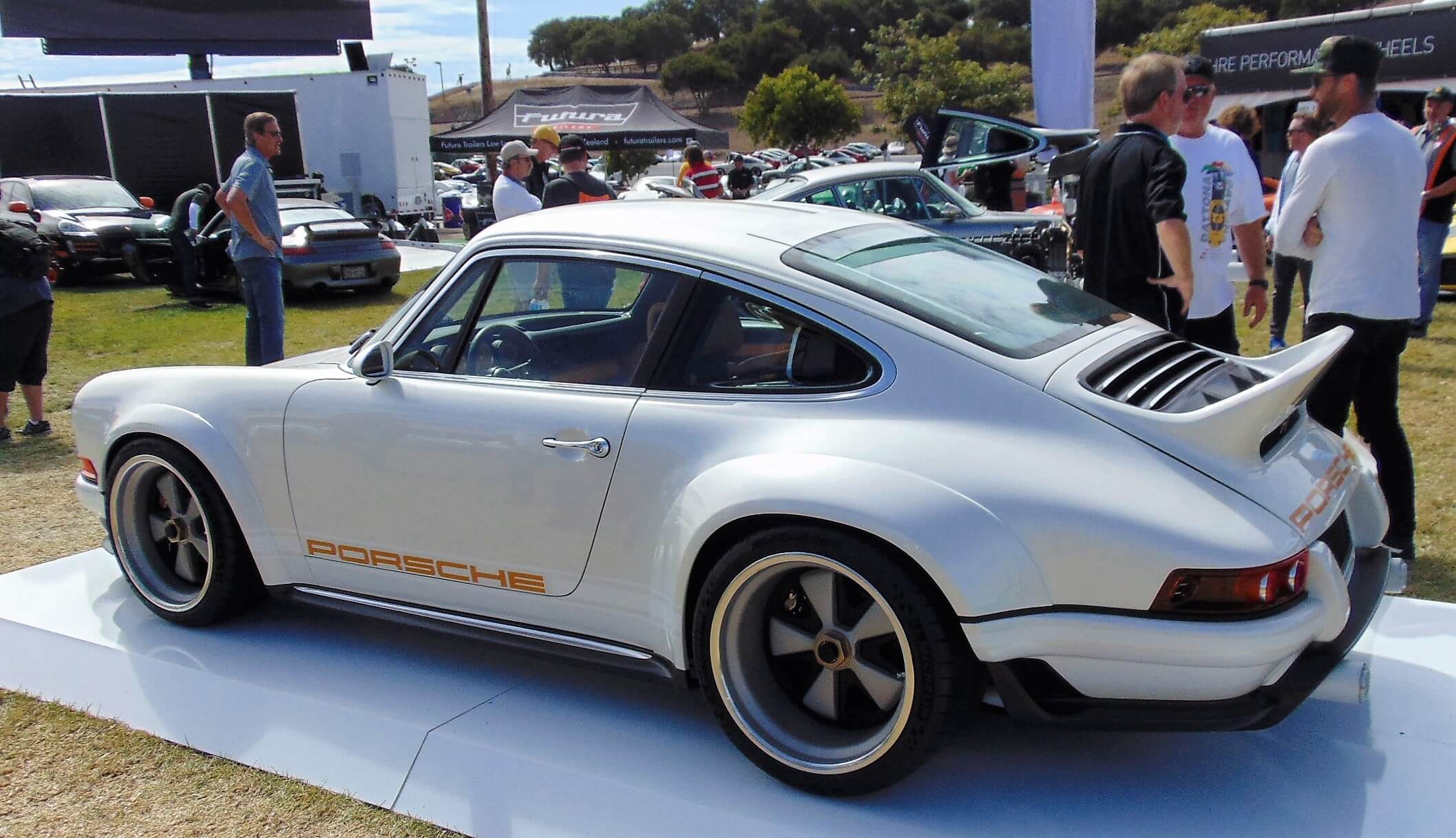 The “eternal Porsche 911” the Porsche 911 white