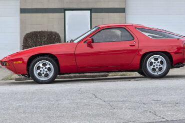 Porsche 928 (1979) - Specifications & Performance