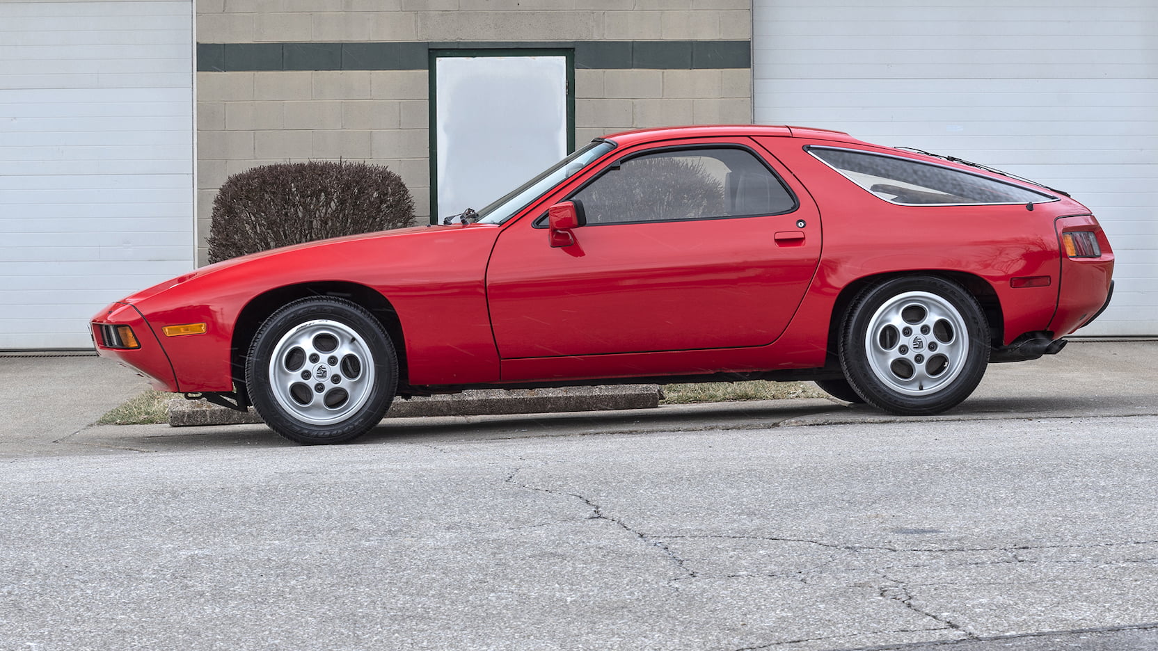 Porsche 928 (1979) - Specifications & Performance