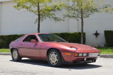 Porsche 928 (1982) - Specifications & Performance