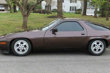 1982 PORSCHE 928