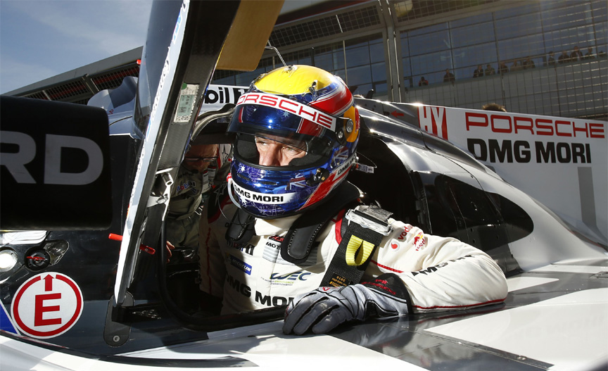 Mark Webber had led the race from the start for over 250 km, but had to retire because of a drivetrain problem