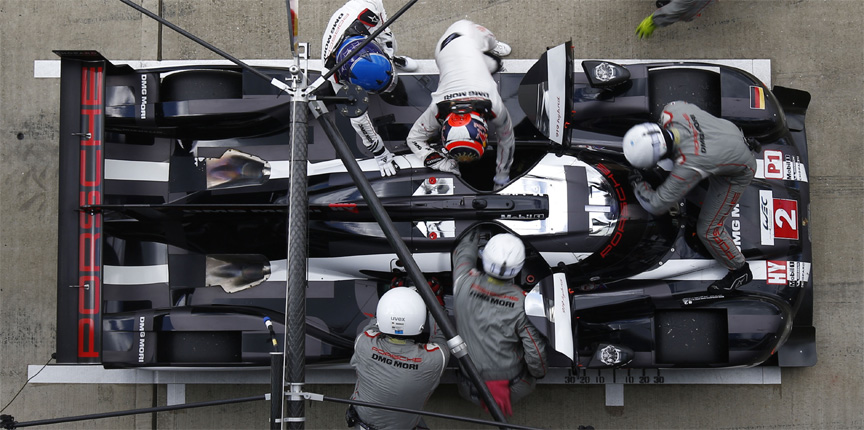 2016 Porsche 919 hybrid side view