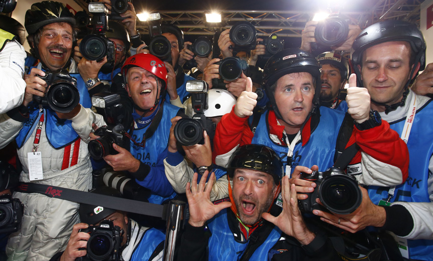 Neel Jani grabbed the camera of the Porsche photographer and made the photo