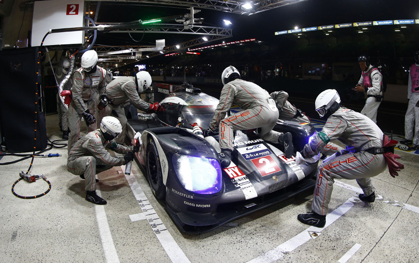 Porsche #2 is working flawlessly, coming in only for regular pit stops.