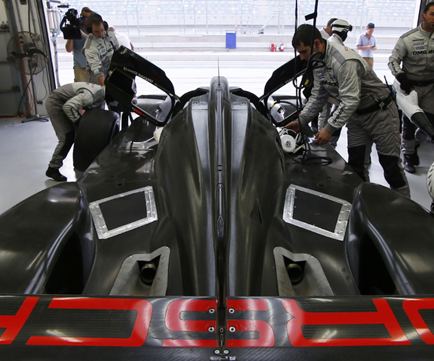Note the two exhaust pipes (919-14 had one)