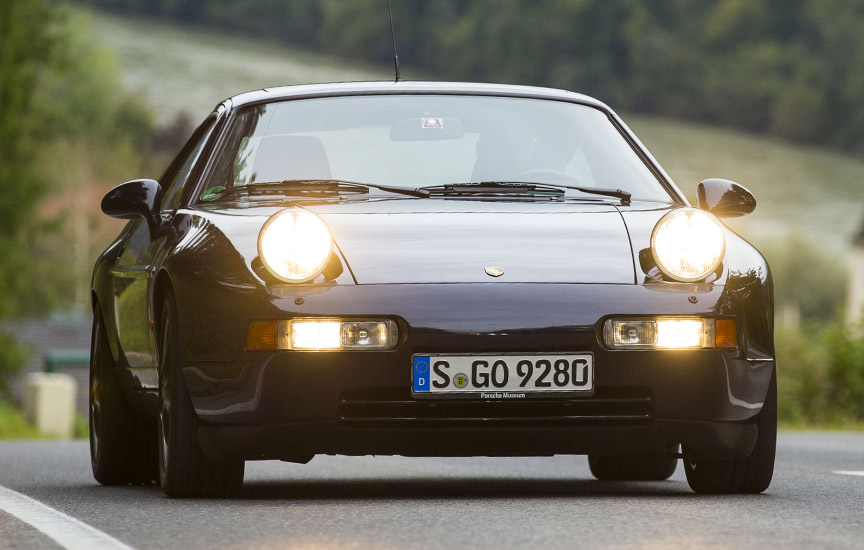 Porsche 928 GTS headlamps up