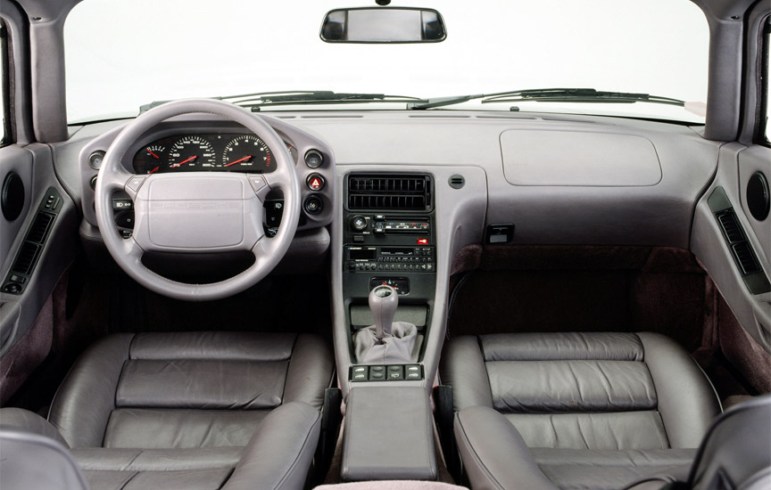 Porsche 928 GTS interior with manual transmission