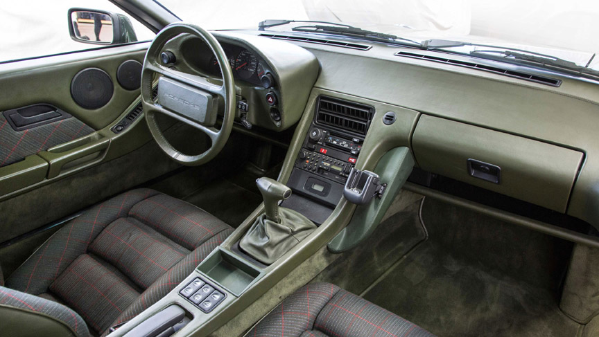 Porsche 928-4 interior