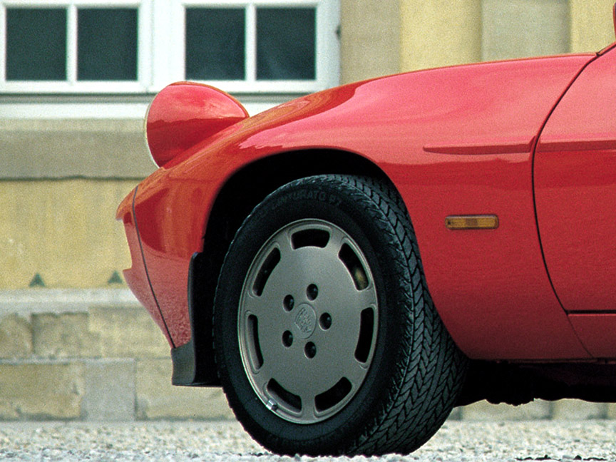 Porsche 928 headlamp up