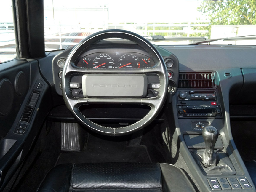 Porsche 928 GT 1991 model year interior