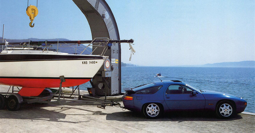 Porsche 928 with trailer hitch