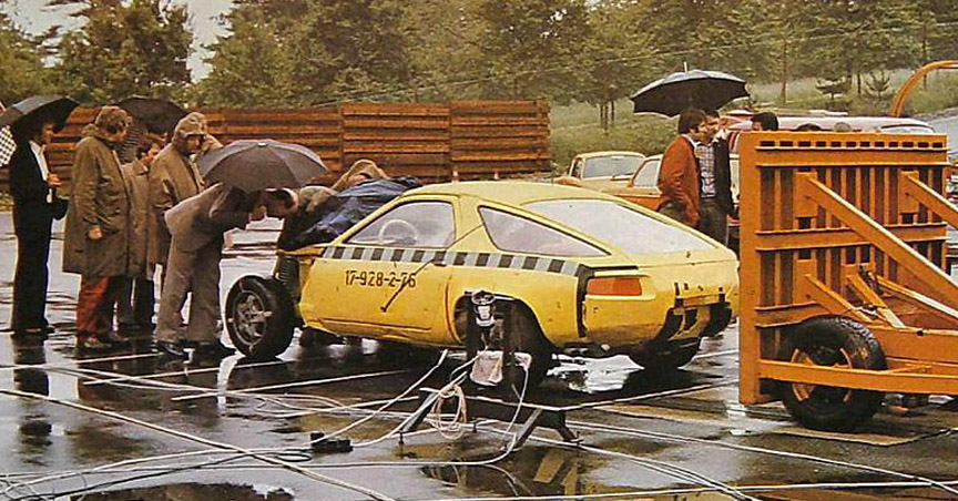 Porsche 928 prototype in crash test