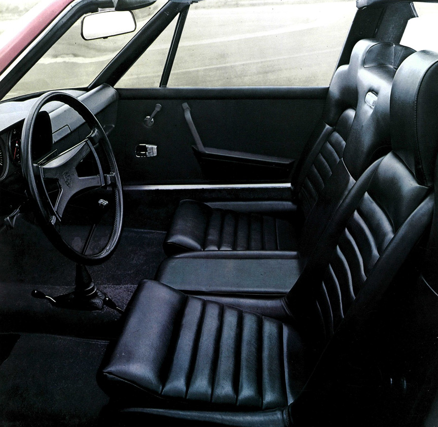 Interior of the 914/6. 