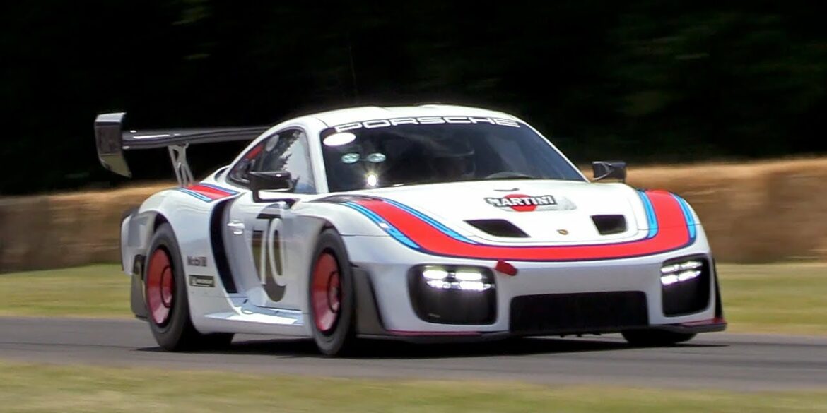 NEW Porsche 935 Going Flatout @ FOS Goodwood! Exhaust Sounds & Accelerations!