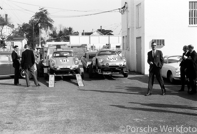 The #51 Porsche 356 B 2000 GS Carrera GT ‘Dreikantschaber’ (left) of Jo Bonnier, Don Wester and Edgar Barth and the #50 Porsche 356 B 1600 GS Carrera GTL Abarth of Chuck Cassel and Augie Pabst (right)