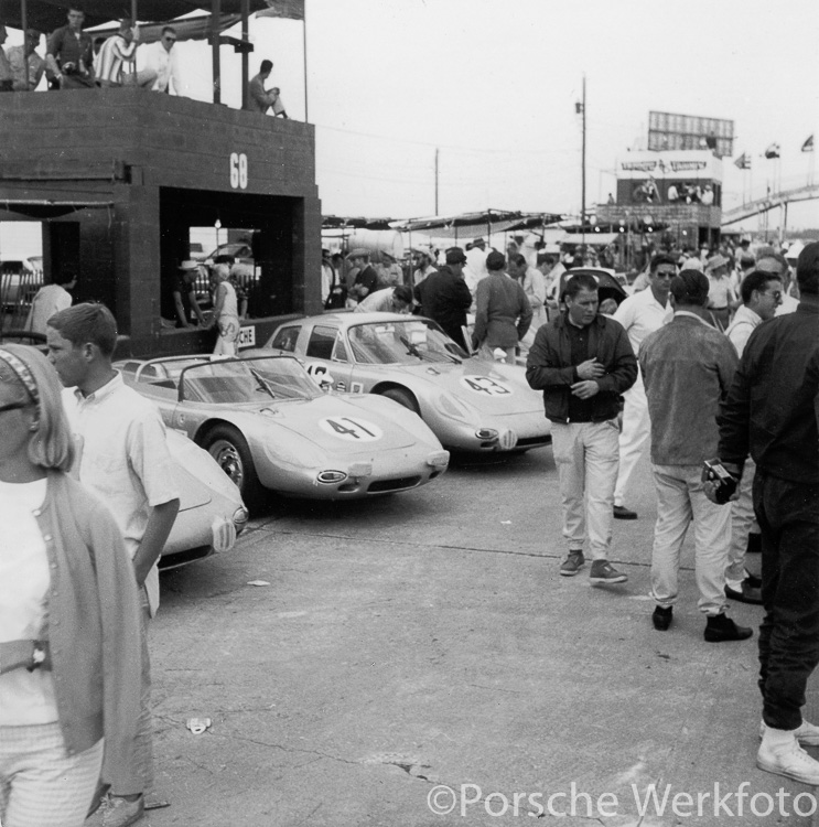 Sebring 12 Hours, 21 March 1964: Before the start, the #41 Porsche 718 W-RS Spyder sits alongside the #43 Porsche 356 B 2000 GS Carrera GT 