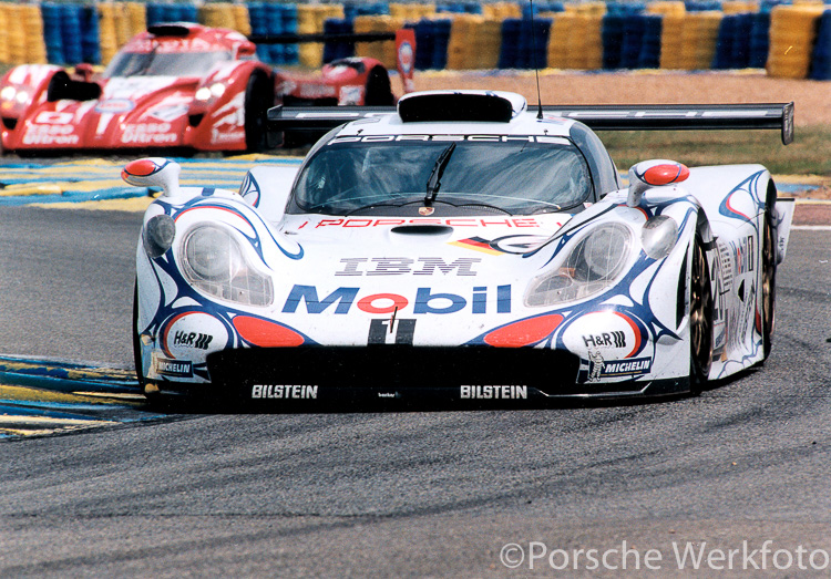 #26 Porsche 911 GT1