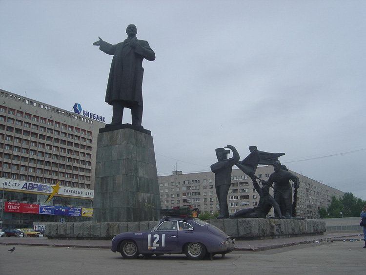 Molly in Russia during the Peking to Paris rally 2007