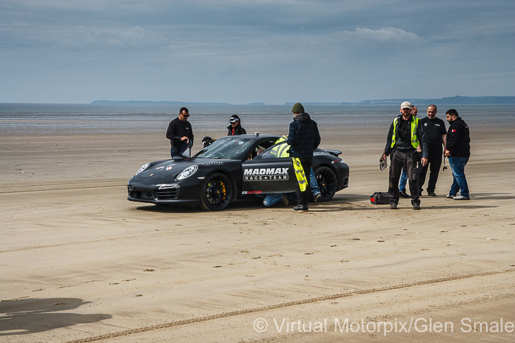 Final preparations are made to the Porsche 911 Turbo S ahead of Zef Eisenberg’s record run on the beach