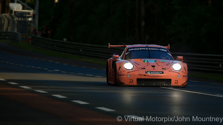 #92, Porsche 911 RSR, Porsche GT Team, drivers: M. Christensen, K. Estre, L. Vanthoor, Le Mans 24H 2018