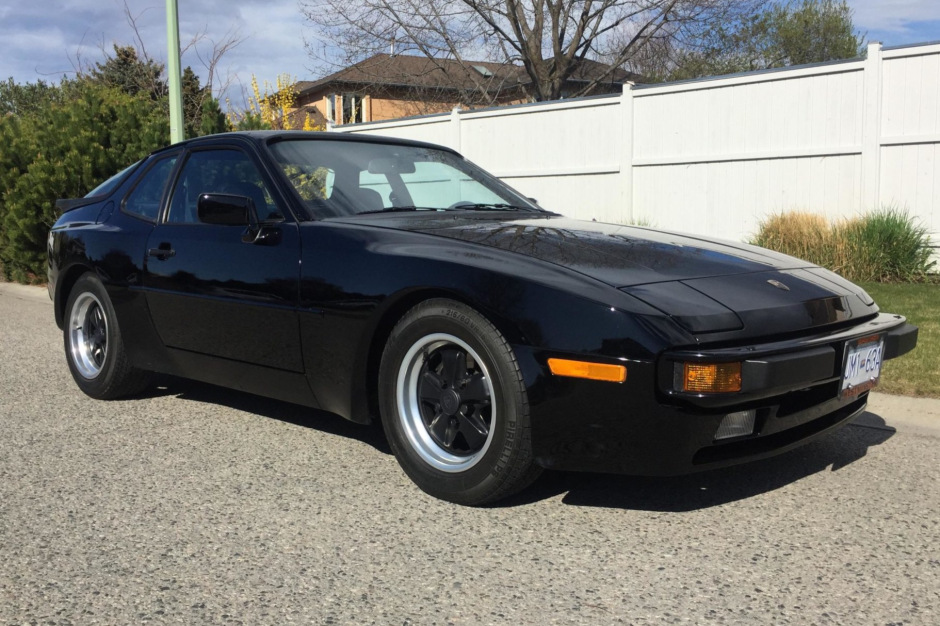 Porsche 944 Coupe (1984) – Specifications