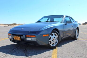 Porsche 944 S2 Coupe (1990) – Specifications