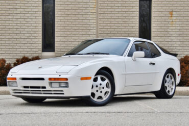 Porsche 944 Turbo Coupe (1988) – Specifications