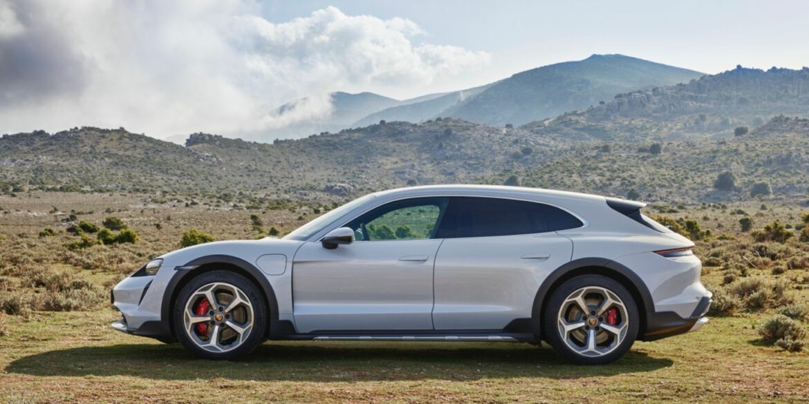 Porsche Taycan 4 Cross Turismo