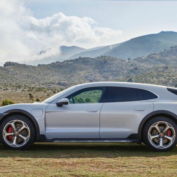 Porsche Taycan 4 Cross Turismo