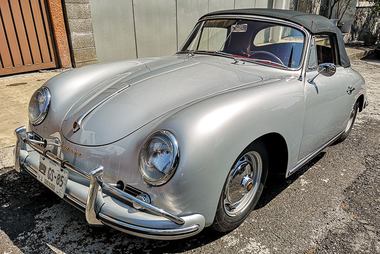 The 356 A 1600 Super Cabriolet in front of Francisco’s house today in Mexico City