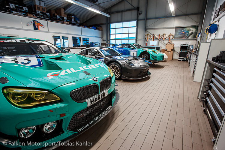 BMW M6 GT3 (front), 2019 Porsche 911 GT3 R (centre) with the 2018 Porsche 911 GT3 R (back)