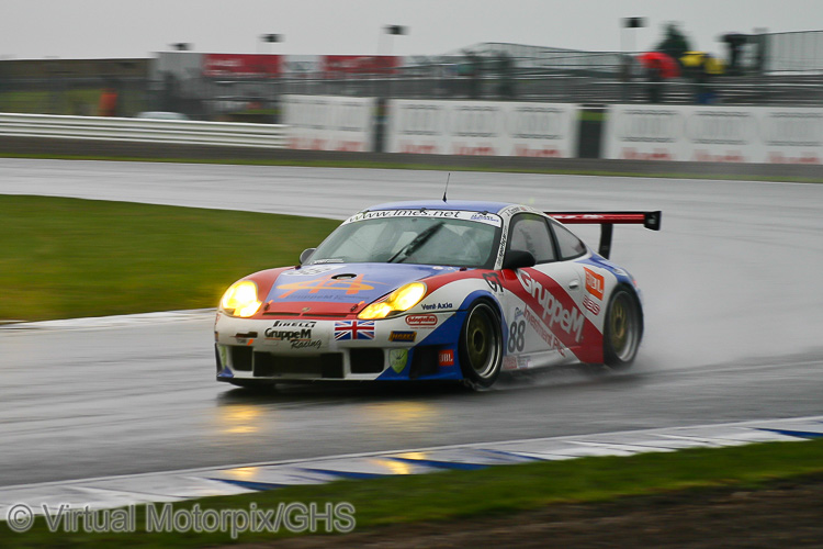 Gruppe M Racing 996 GT3 R driven by the British pairing of Jonny Cocker/Tim Sugden