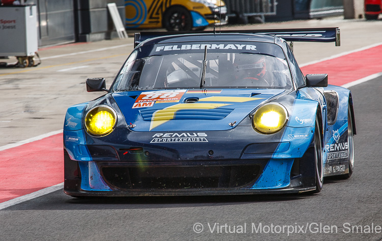 Christian Ried, Gianluca Roda and Paolo Ruberti drove the #88 Porsche 997 GT3-RSR