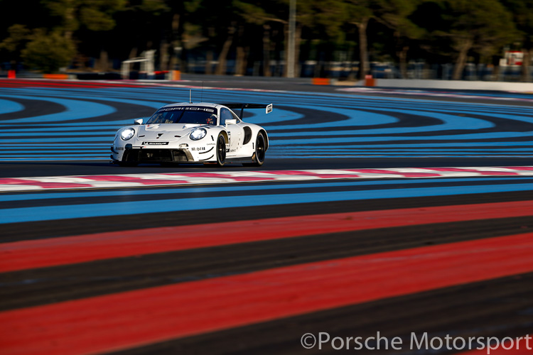 The new Porsche 911 RSR (2019) is put through its paces during testing at Le Castellet (France) The new Porsche 911 RSR (2019) is put through its paces during testing at Le Castellet (France)