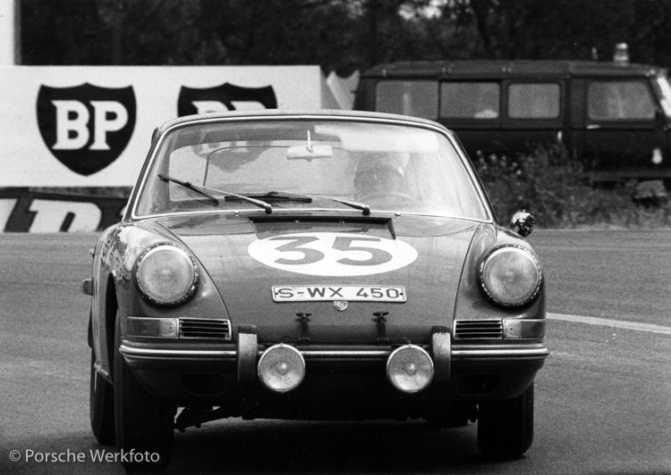 #35 Porsche 911 2.0 Coupé (1966)
